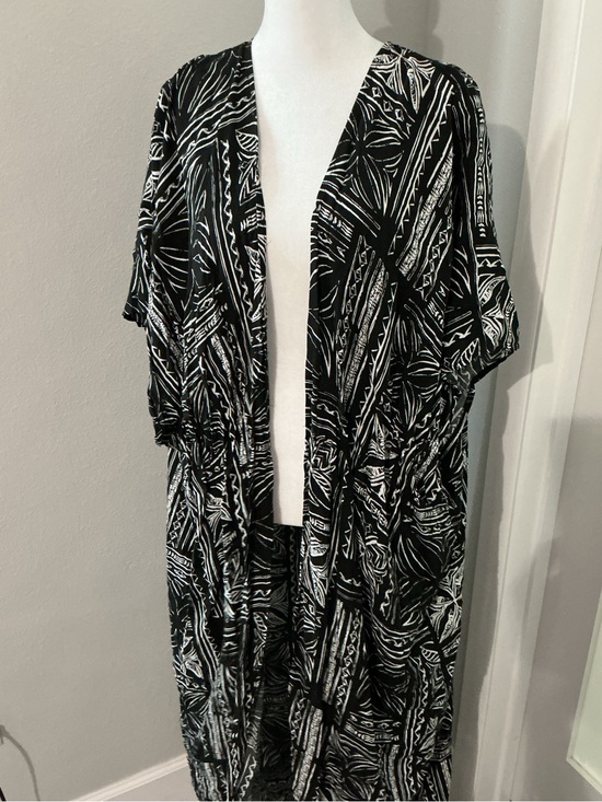 Tanoa Dresses & Skirts - NWT Tanoa Hawaii Tribal Print Kimono Duster Cardigan With Optional Waist Tie OS